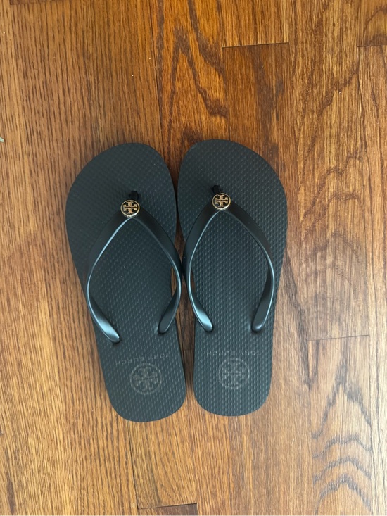Tory Burch Shoes - Tory Burch Black Flip Flop Sandals with Gold Logo Size 6 Womens Brand New